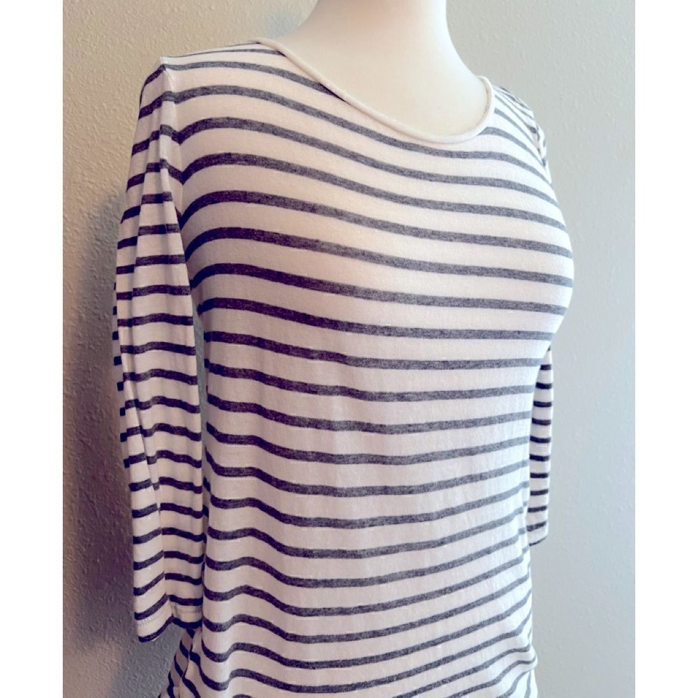 Ann Taylor Super soft 100% cotton grey & white top